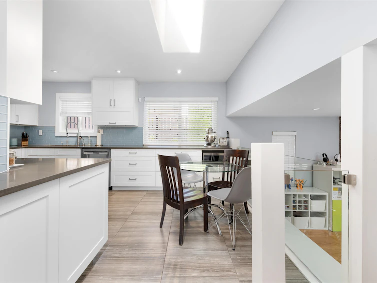 8909 Aspen Place, Burnaby, BC, V3N 4P3 - 8