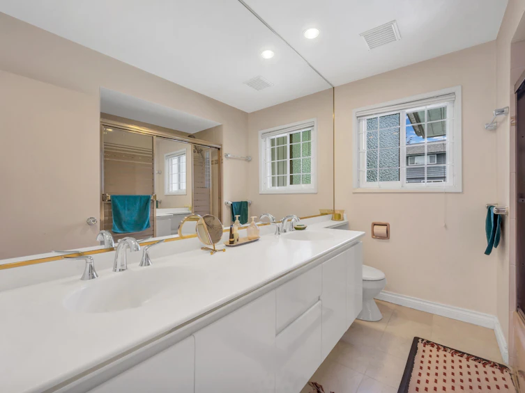 7 Semana Crescent, Vancouver, BC, V6N 2E1 - 10