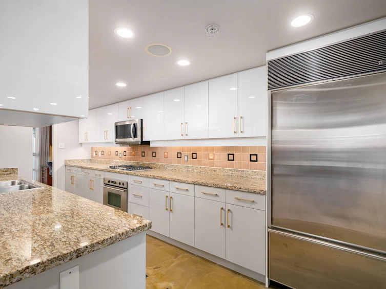 3903-1033 Marinaside Crescent, Vancouver, BC, V6Z 3A3 - 10