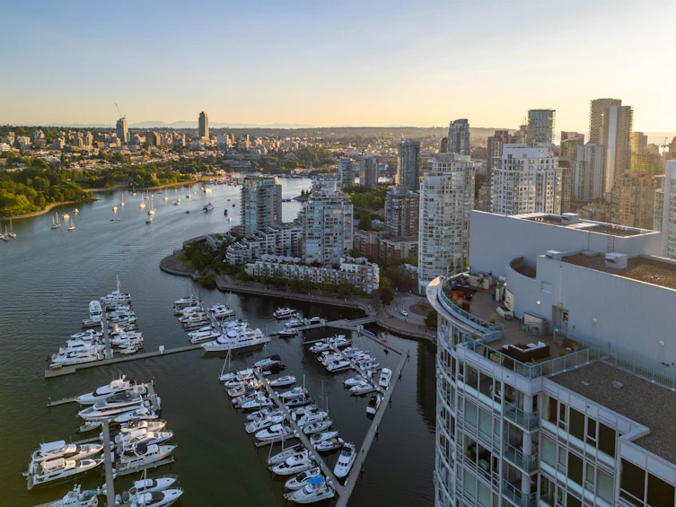 3903-1033 Marinaside Crescent, Vancouver, BC, V6Z 3A3 - 2