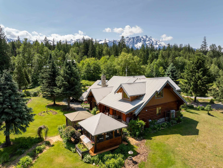 7744 Owl Ridge Road, Pemberton, BC, V0N 2K0