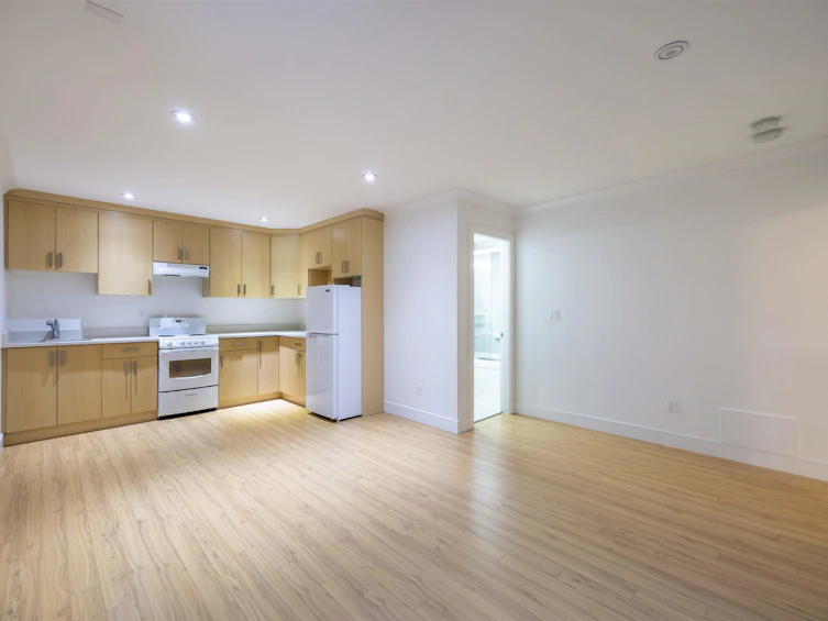 2052 Paulus Crescent, Burnaby, BC, V5A 2M1 - 38
