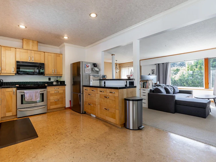 2226 Martens Street, Abbotsford, BC, V2T 6M7 - 5