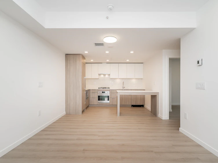 601-10333 133 Street, Surrey, BC, V3T 0V1 - 6