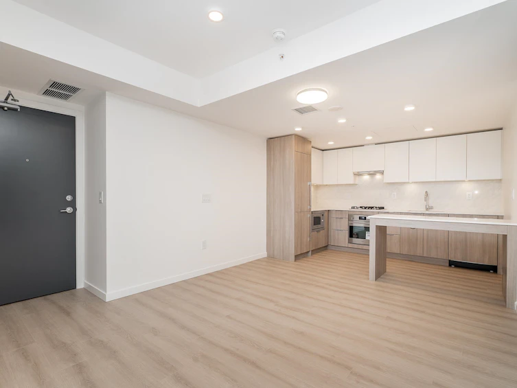 601-10333 133 Street, Surrey, BC, V3T 0V1 - 5