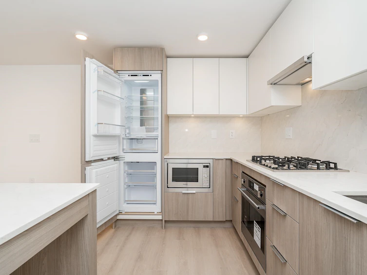601-10333 133 Street, Surrey, BC, V3T 0V1 - 14