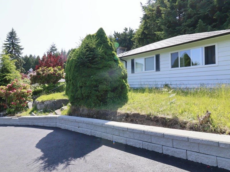 567 St. Giles Road, West Vancouver BC V7S 1L7