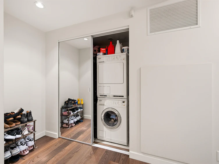 705-8 Smithe Mews, Vancouver, BC, V6B 0A5 - 14