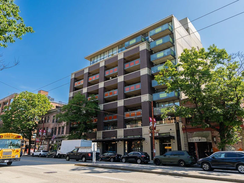 209 - 718 Main Street, Vancouver BC V6A 0B1