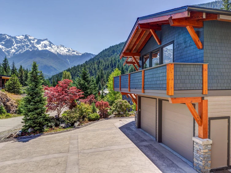 7459 Dogwood Street, Pemberton, BC, V0N 2L0 - 2