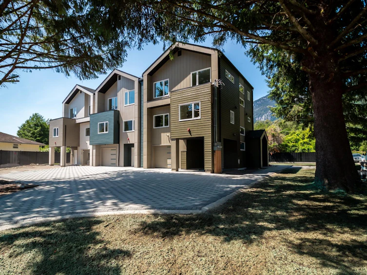 38891 Garibaldi Avenue, Squamish, BC, V8B 0E8