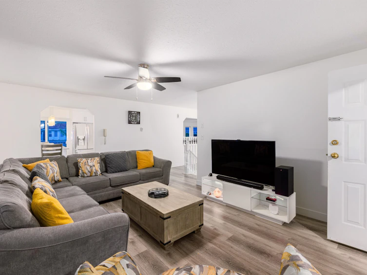 12452 90a Avenue, Surrey, BC, V3V 6T3 - 18
