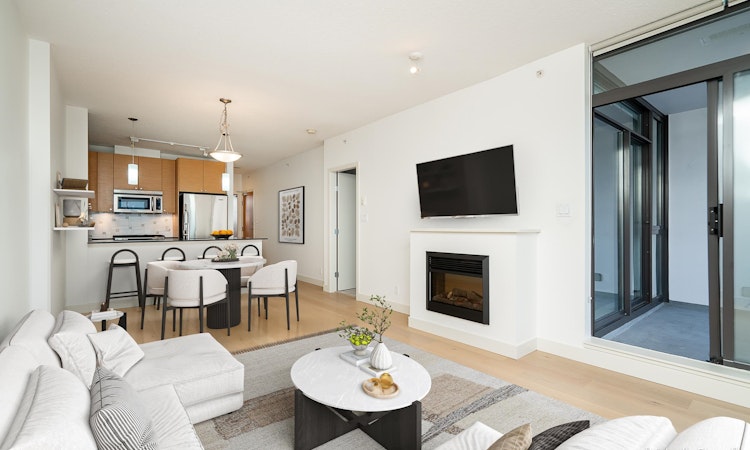 709-400 Capilano Road