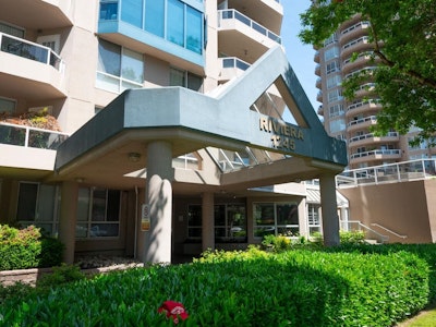 605-1245 Quayside Drive - 2