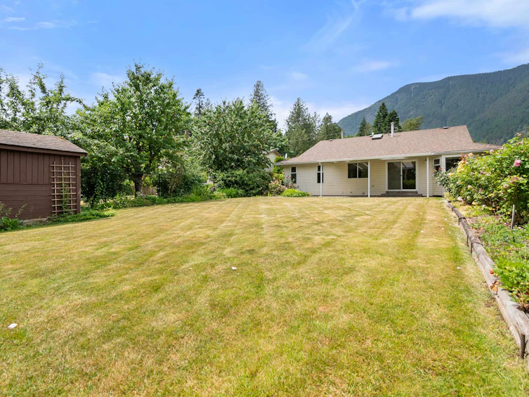 537 Wardle Street, Hope, BC, V0X 1L0 - 32