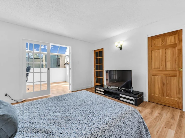 3295 Mountain Highway, North Vancouver, BC, V7K 2H4 - 21