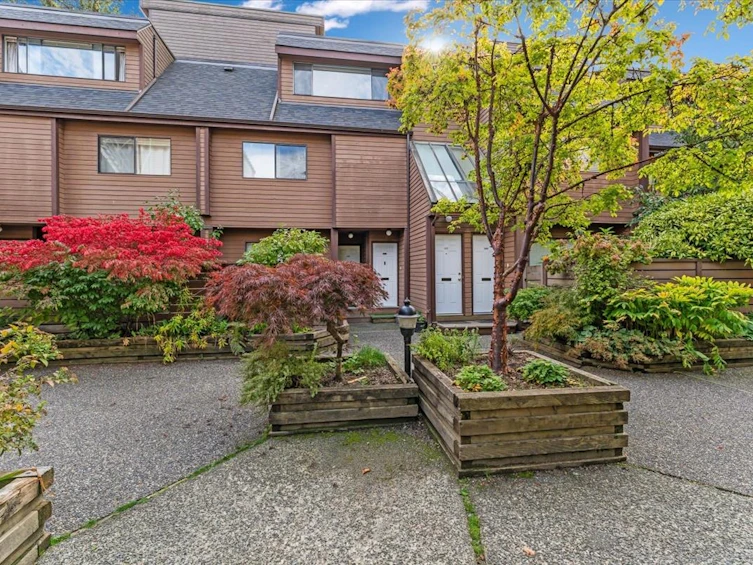 3295 Mountain Highway, North Vancouver, BC, V7K 2H4 - 36