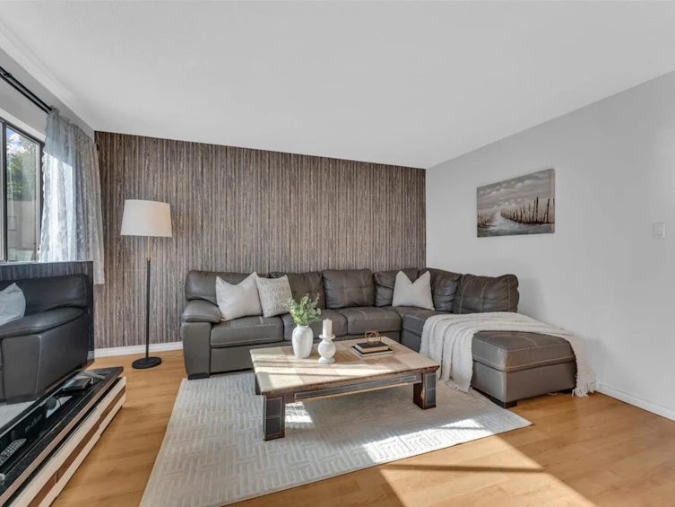 3295 Mountain Highway, North Vancouver, BC, V7K 2H4 - 6