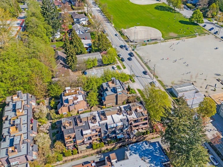 3295 Mountain Highway, North Vancouver, BC, V7K 2H4 - 38