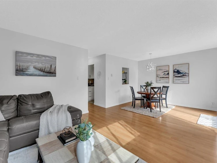 3295 Mountain Highway, North Vancouver, BC, V7K 2H4 - 8