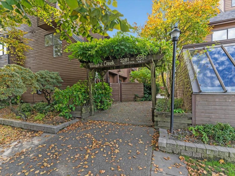 3295 Mountain Highway, North Vancouver, BC, V7K 2H4 - 16