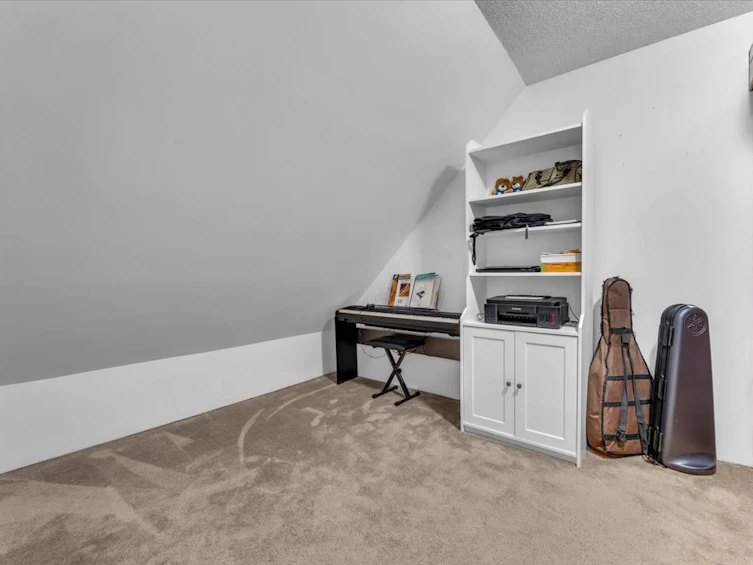 3295 Mountain Highway, North Vancouver, BC, V7K 2H4 - 24