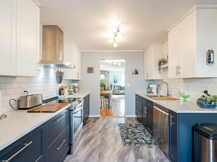 6021 194a Street, Surrey, BC, V3S 7L2 - 6