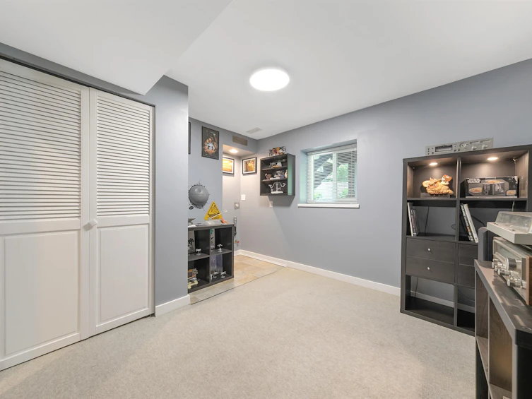 645 Mccartney Close, North Vancouver, BC, V7H 2H1 - 24