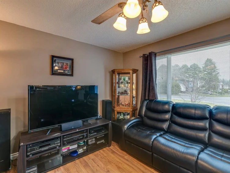 8183 Philbert Street, Mission, BC, V2V 5N1 - 4
