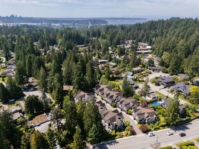 3775 Edgemont Boulevard, North Vancouver, BC, V7R 2P6 - 37