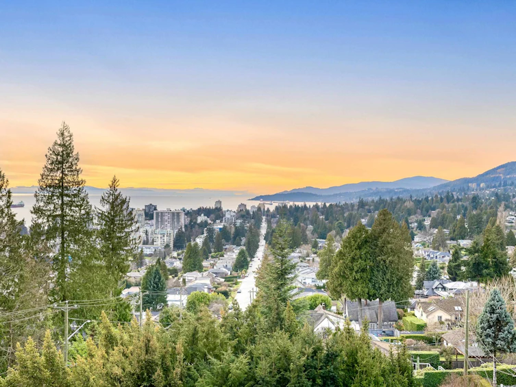 803 Braeside Street, West Vancouver, BC, V7T 2K7 - 2