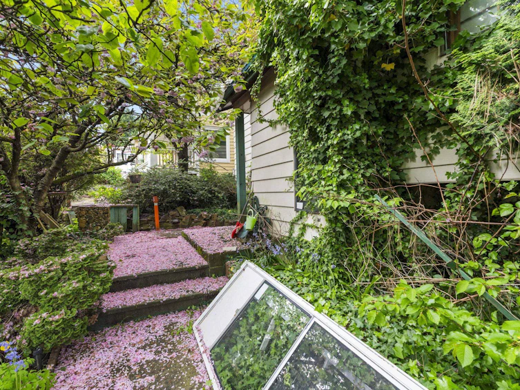 451 E Eighth Avenue, New Westminster, BC, V3L 4K9 - 5