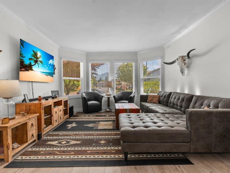 5949 Cambridge Street, Chilliwack, BC, V2R 2Y4 - 5