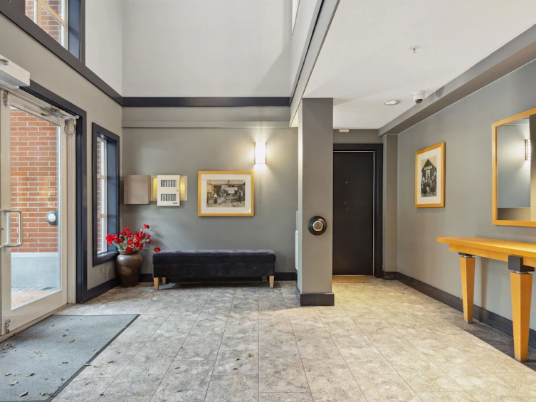300-137 E 1st Street, North Vancouver, BC, V7L 1B2 - 33
