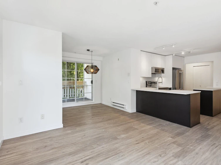 300-137 E 1st Street, North Vancouver, BC, V7L 1B2 - 25