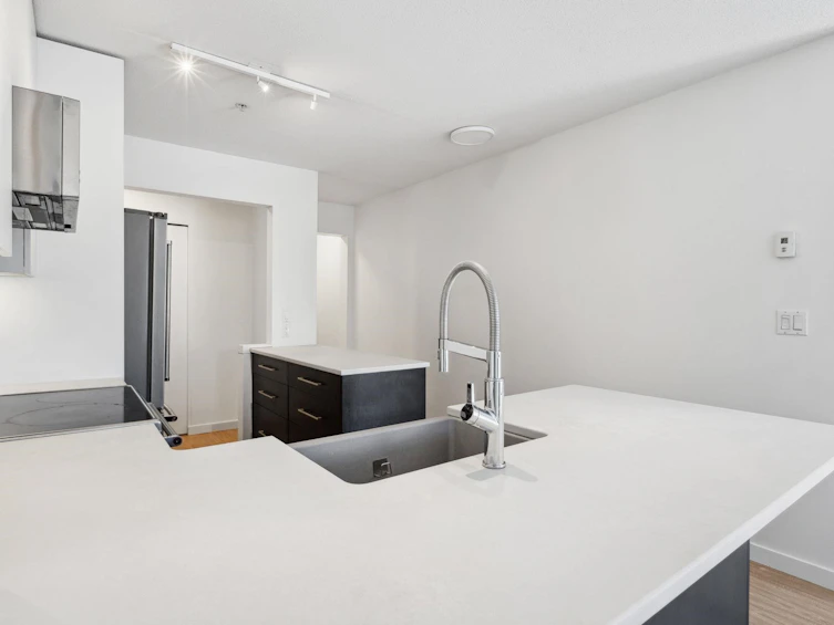 300-137 E 1st Street, North Vancouver, BC, V7L 1B2 - 29