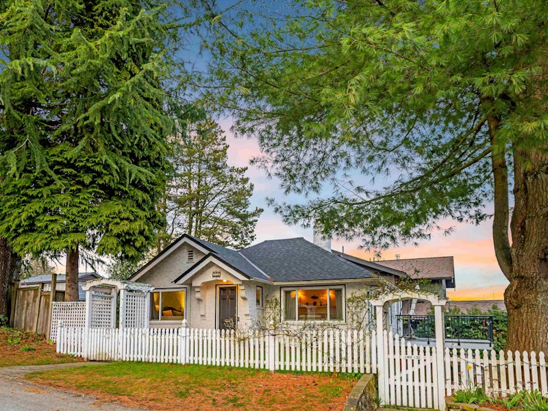 550 Sutherland Avenue, North Vancouver BC V7L 3Z3