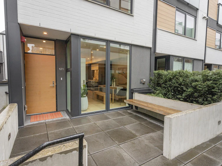 121-649 E 3rd Street, North Vancouver, BC, V7L 1G6 - 3