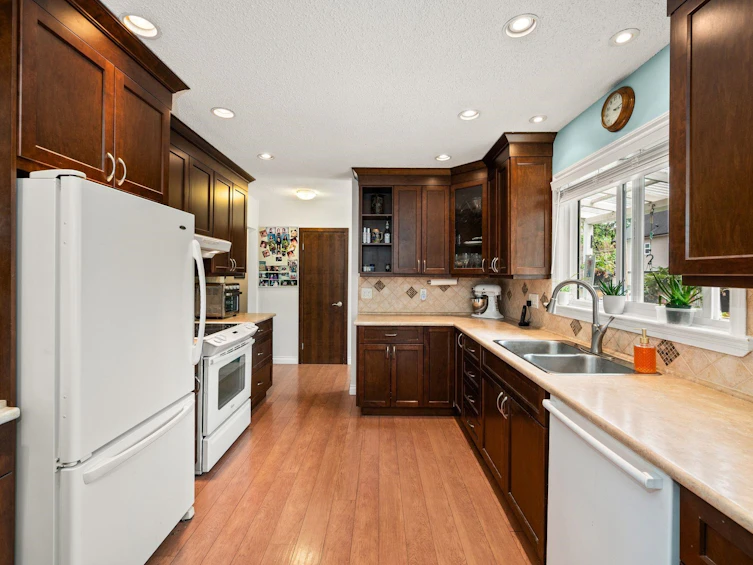 33232 Hawthorne Avenue, Abbotsford, BC, V2S 1B3 - 8