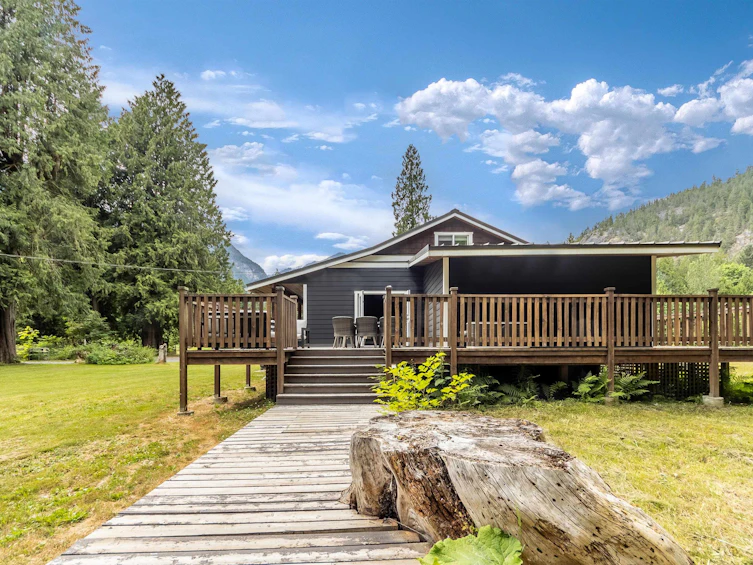 14848 Squamish Valley Road, Squamish, BC, V0N 1H0 - 31