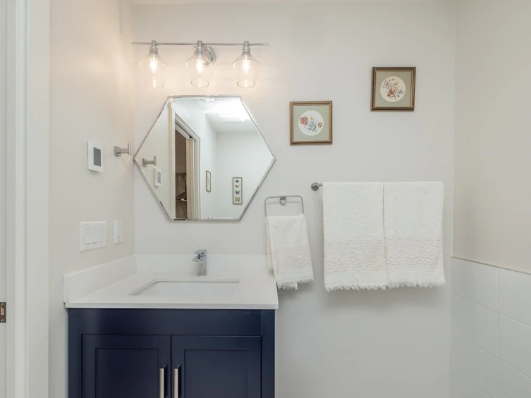 411-1785 Martin Drive, Surrey, BC, V4A 9T5 - 20