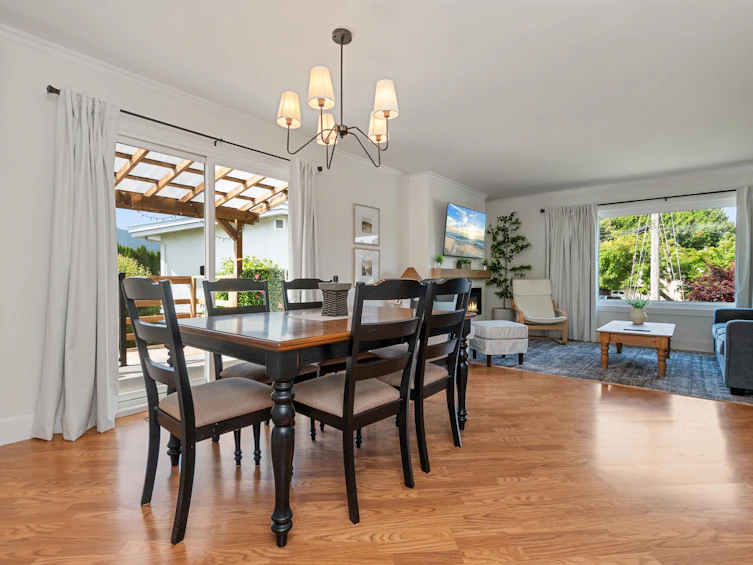 10197 Oval Drive, Chilliwack, BC, V2P 6R2 - 10