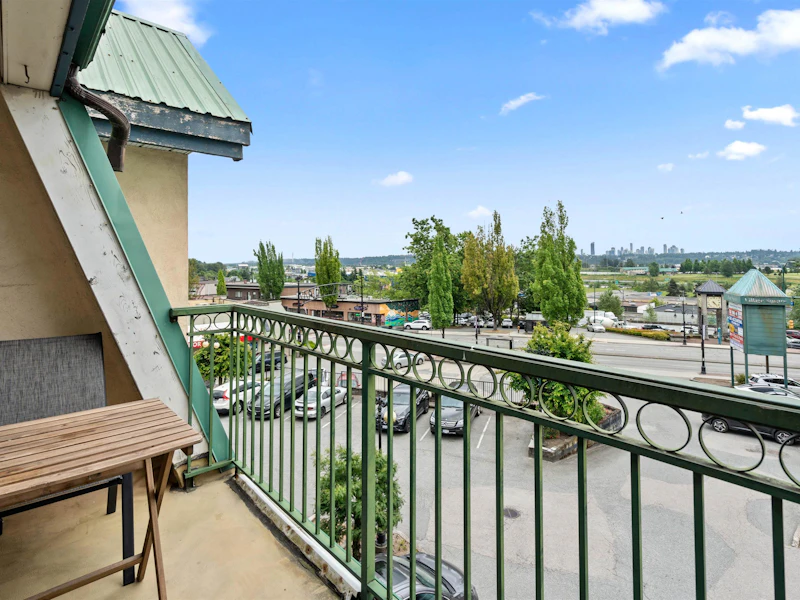 103 - 918 Roderick Avenue, Coquitlam BC V3K 1R1
