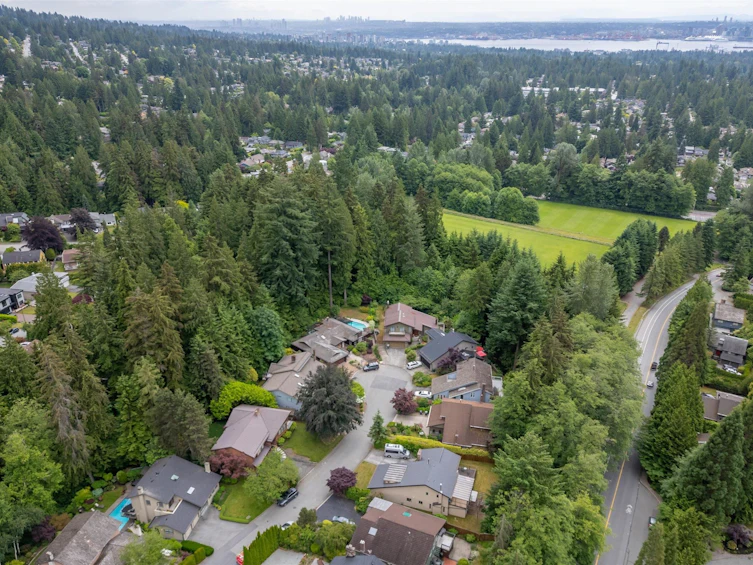 5436 Blueberry Lane, North Vancouver, BC, V7R 4N1 - 39