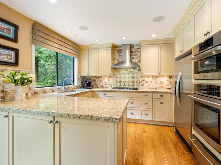 5436 Blueberry Lane, North Vancouver, BC, V7R 4N1 - 10