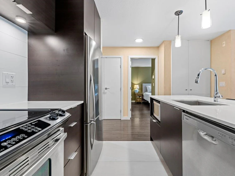 312-1679 Lloyd Avenue, North Vancouver, BC, V7P 0A9 - 13