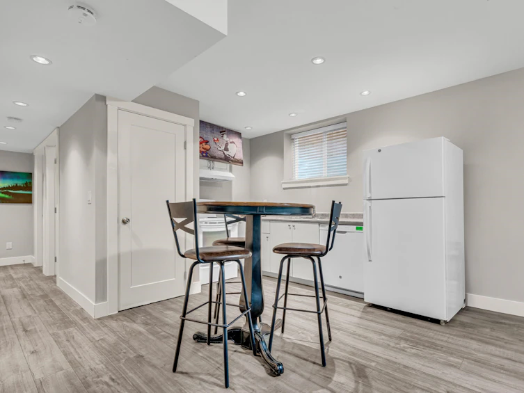 24372 103 Avenue, Maple Ridge, BC, V2W 2E7 - 24