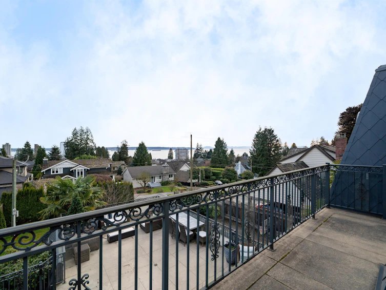 2285 Kings Avenue, West Vancouver, BC, V7V 2C1 - 6