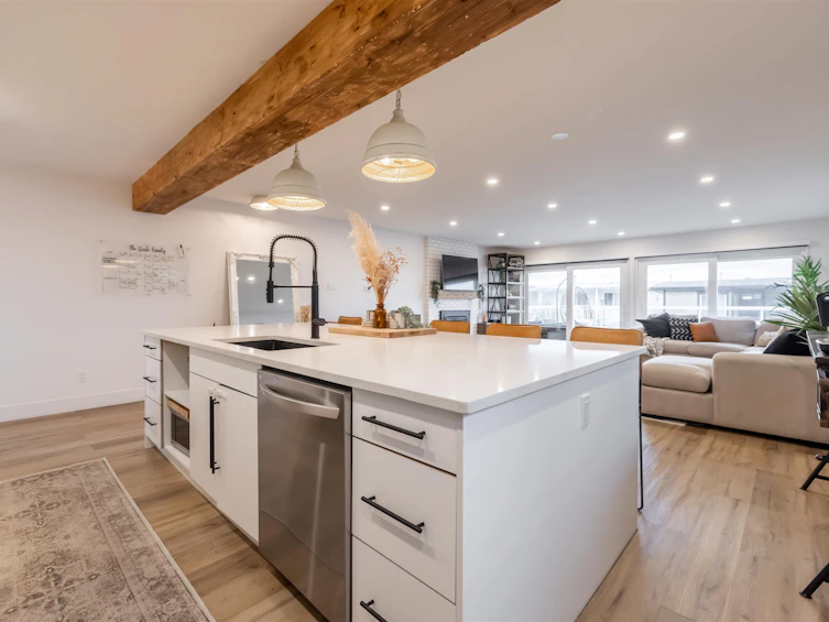 15170 Beachview Avenue, Surrey, BC, V4B 1P6 - 3
