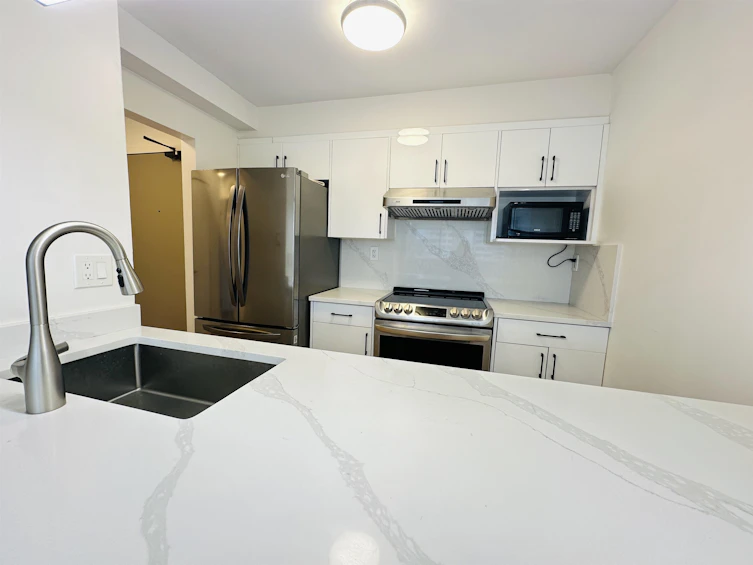1403-9521 Cardston Crescent, Burnaby, BC, V3N 4R8 - 4